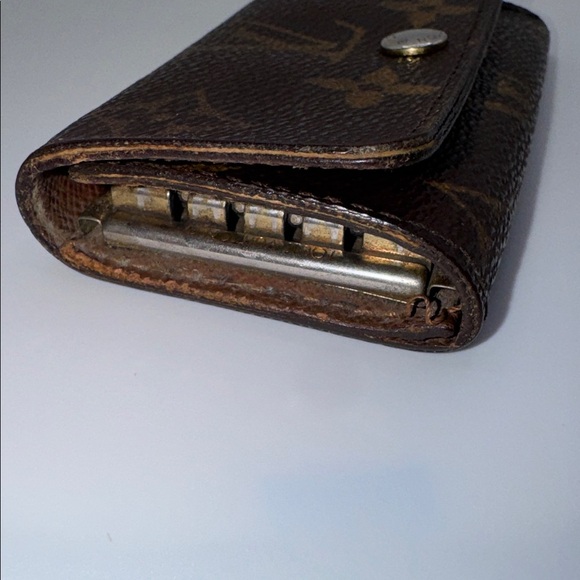 Louis Vuitton Multicles Monogram 4 Key Case Key Holder - Picture 6 of 9